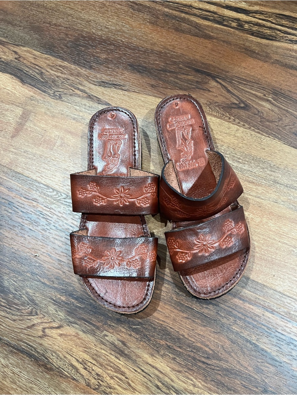 Brown Tooled Leather Slide Sandals Size 4 EUC worn once - Picture 1 of 3